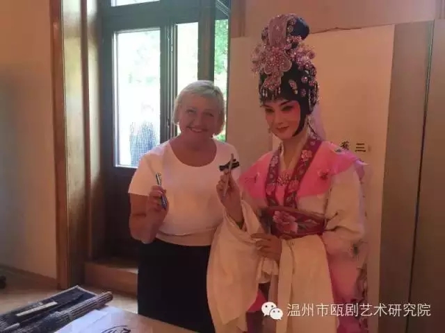 蔡晓秋、方汝将参加[中国之美—温州书画、戏曲艺术欧洲巡回展演]凯旋归来5.jpg
