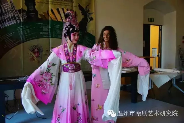 蔡晓秋、方汝将参加[中国之美—温州书画、戏曲艺术欧洲巡回展演]凯旋归来6.jpg